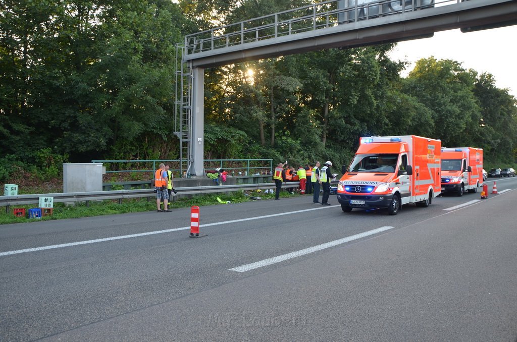 Einsatz BF Koeln Klimaanlage Reisebus defekt A 3 Rich Koeln hoehe Leverkusen P132.JPG